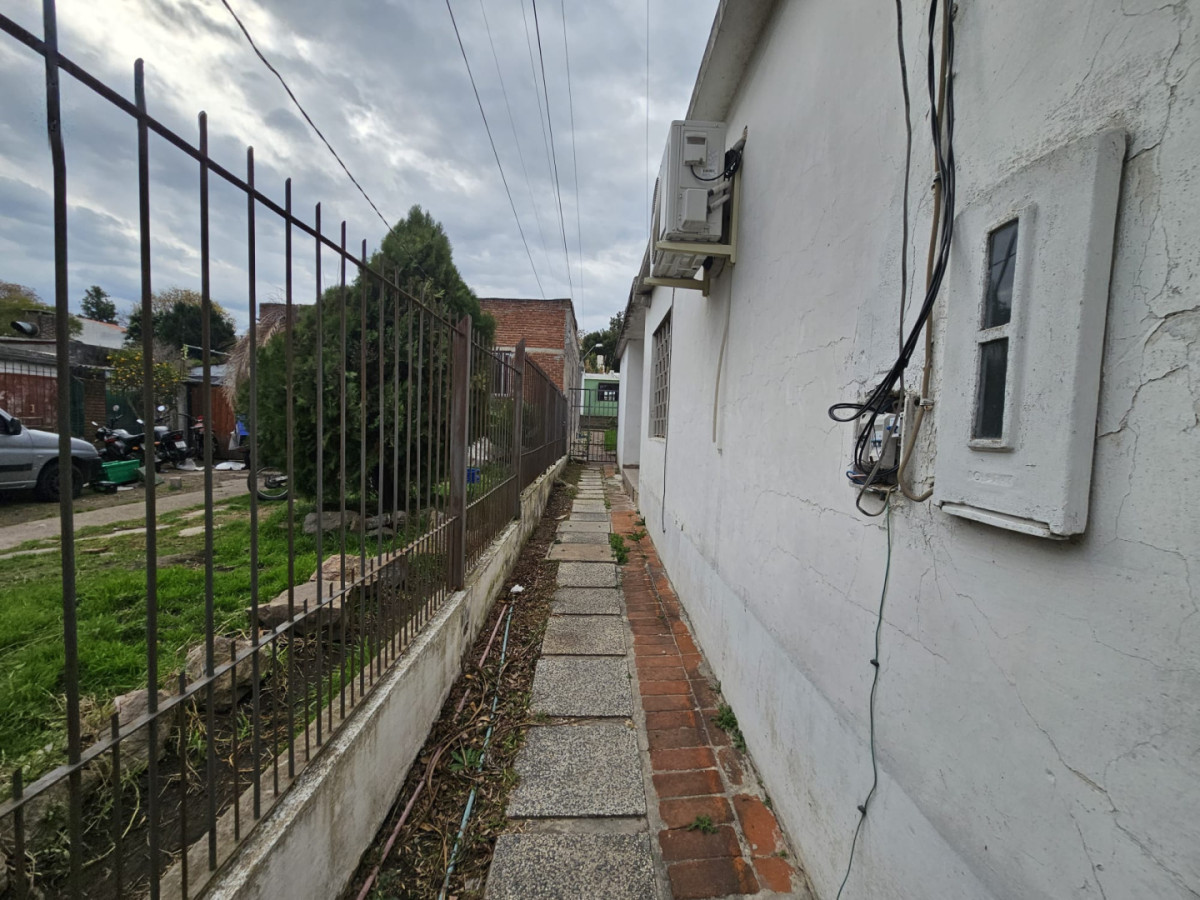 Casa ID.6707 - Venta 2 Casas 4 Dormitorios Sayago con Patio y Parrillero