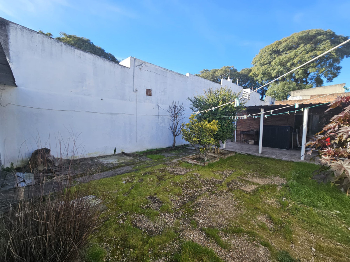 Casa ID.6268 - Venta Casa y Apartamento 4 Dormitorios Brazo Oriental Cochera