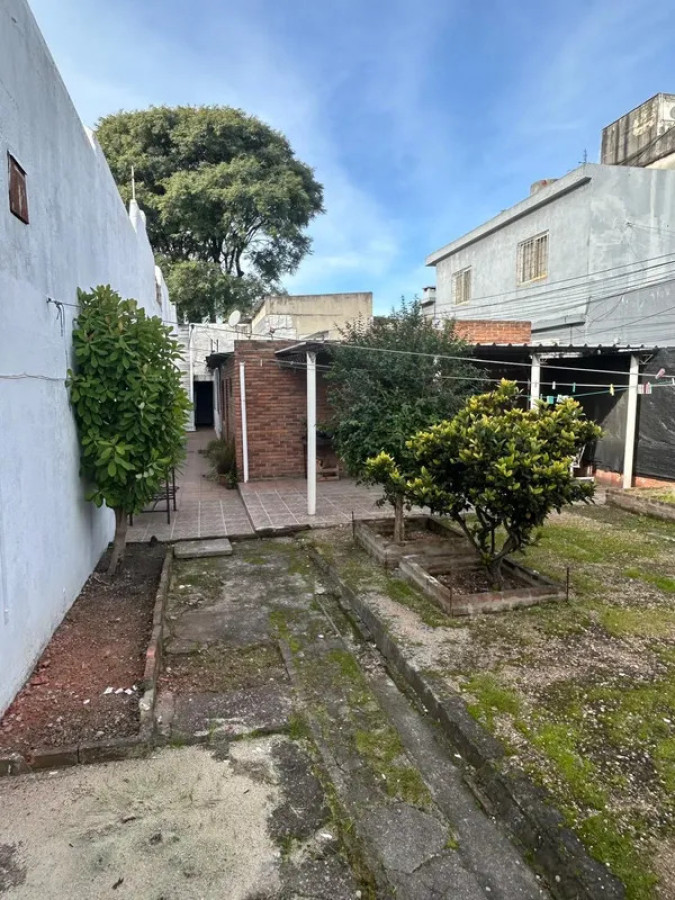 Casa ID.6268 - Venta Casa 3 Dormitorios Brazo Oriental con patio y cochera