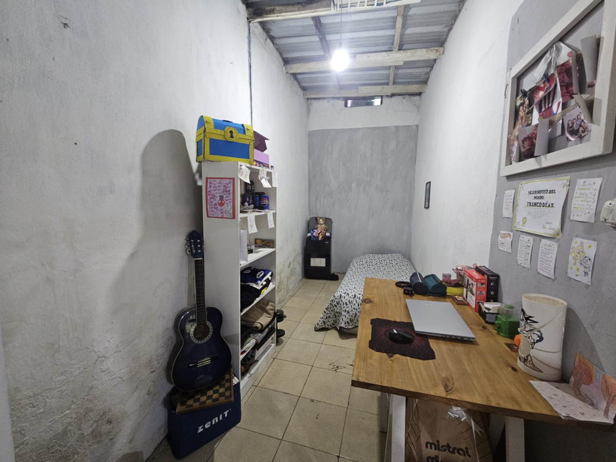 Casa ID.6479 - Venta Casa 2 Dormitorios La Teja con Patio Chico Oportunidad