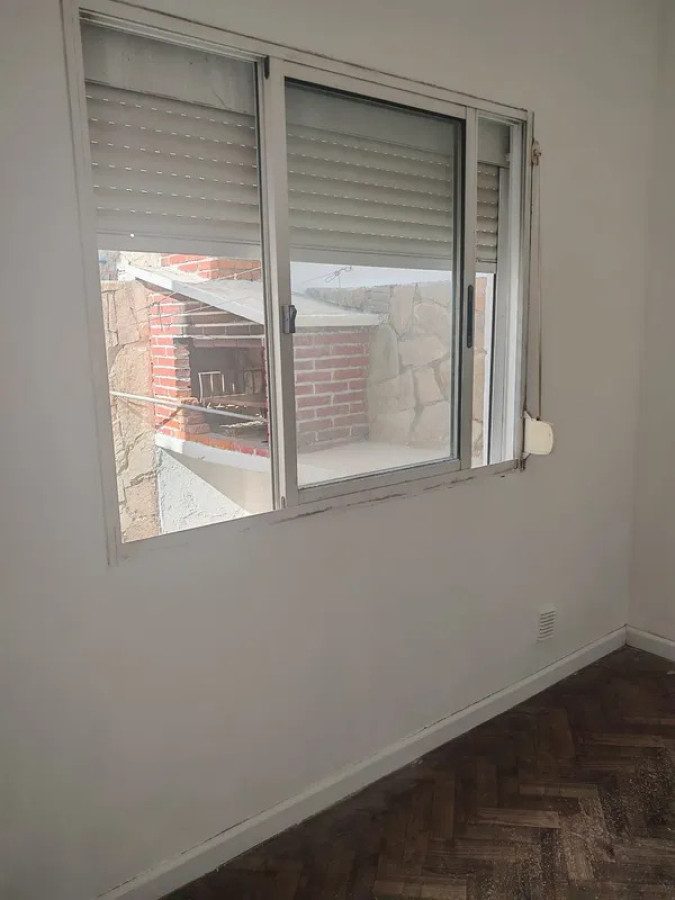 Casa ID.6202 - Venta y Alquiler Casa 2 Dormitorios Buceo con patio y cochera