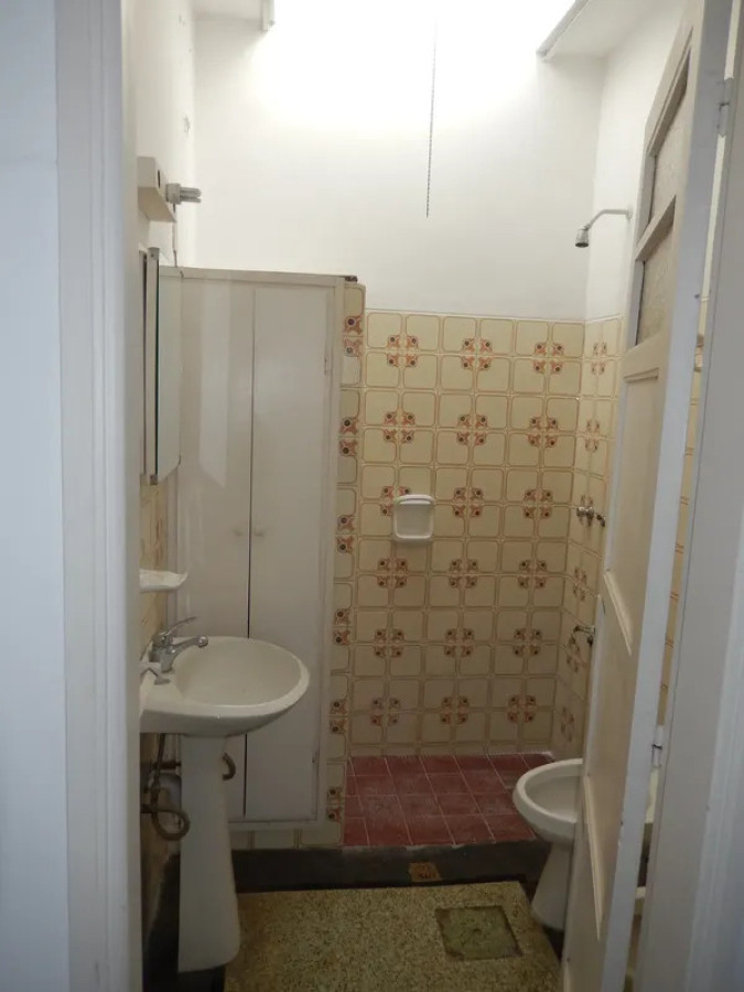 Casa ID.6417 - Alquiler Casa 1 Dormitorio Buceo con patio y cochera