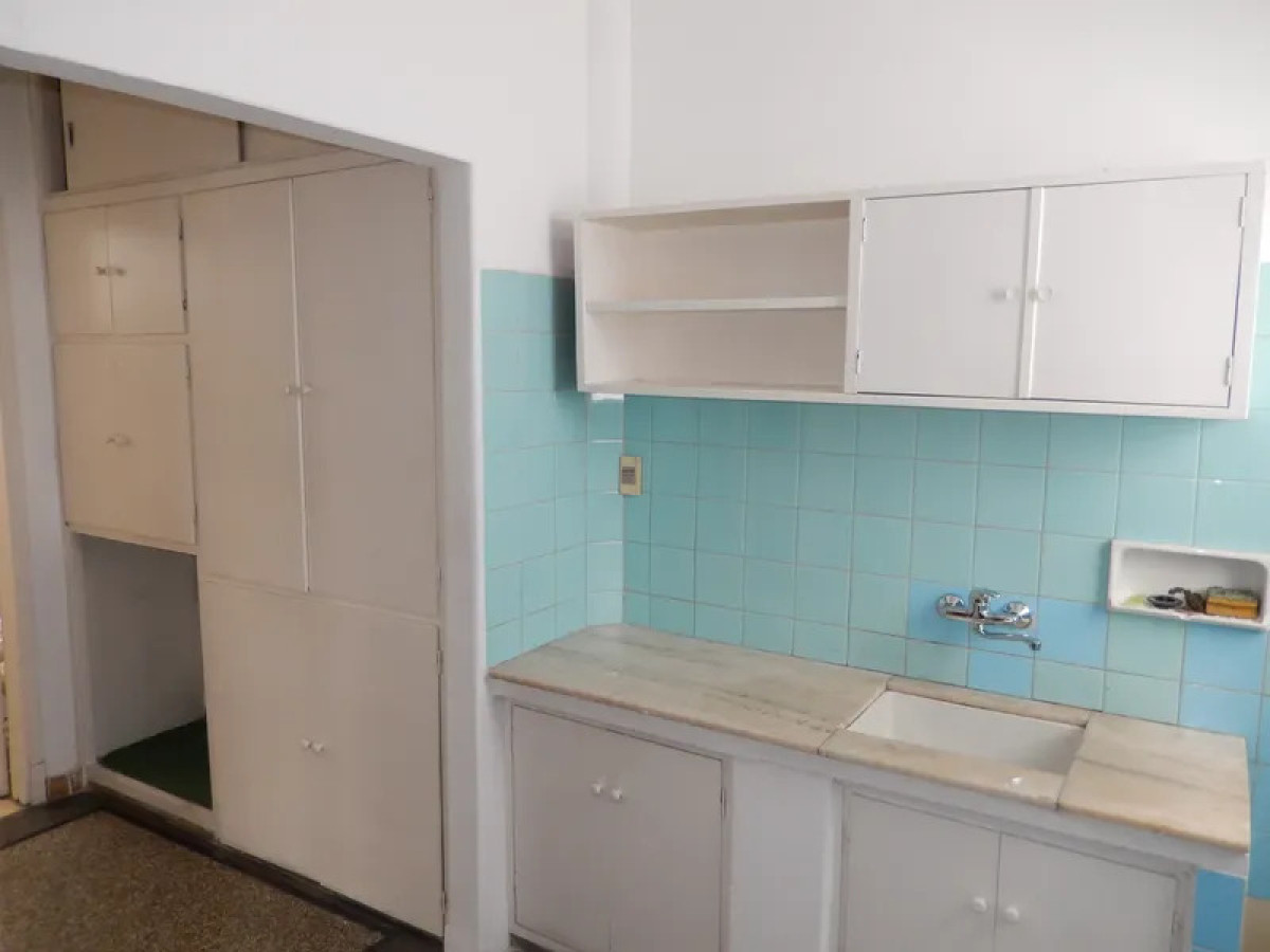 Casa ID.6417 - Alquiler Casa 1 Dormitorio Buceo con patio y cochera