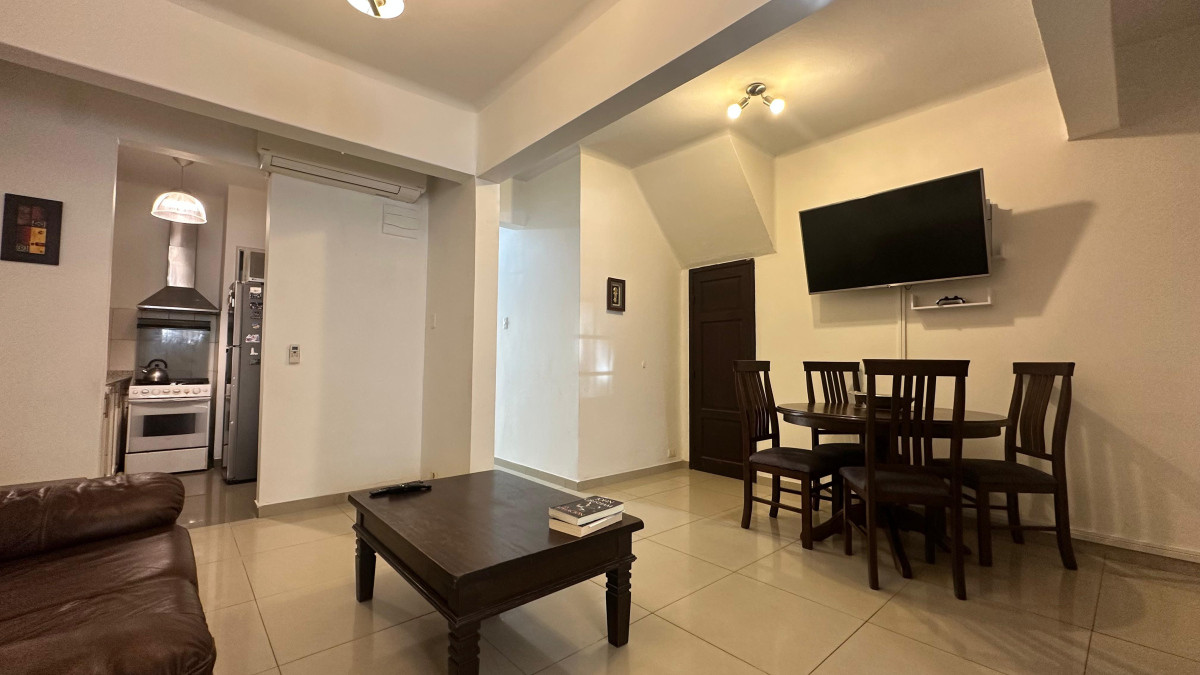 Casa ID.4519 - Venta Casa en PH 2 Dormitorios Pocitos con patio con barbacoa
