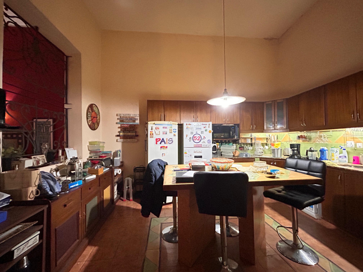 Casa ID.4939 - Venta Casa 4 Dormitorios Cordón con Barbacoa y Azotea