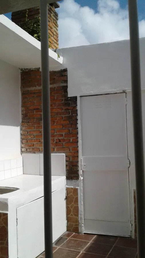 Casa ID.5885 - Alquiler Casa 2 Dormitorio Buceo con patio con parrillero