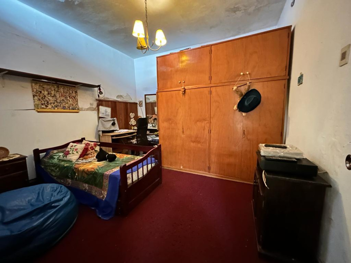 Casa ID.2740 - Venta Casa en ph 2 Dormitorios Buceo con Barbacoa y Garaje