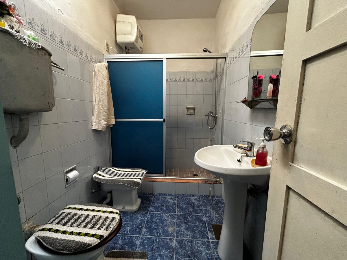 Casa ID.2740 - Venta Casa en ph 2 Dormitorios Buceo con Barbacoa y Garaje