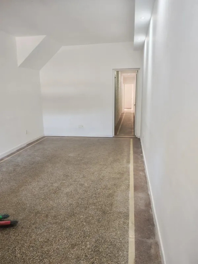 Casa ID.6202 - Venta y Alquiler Casa 2 Dormitorios Buceo con patio y cochera