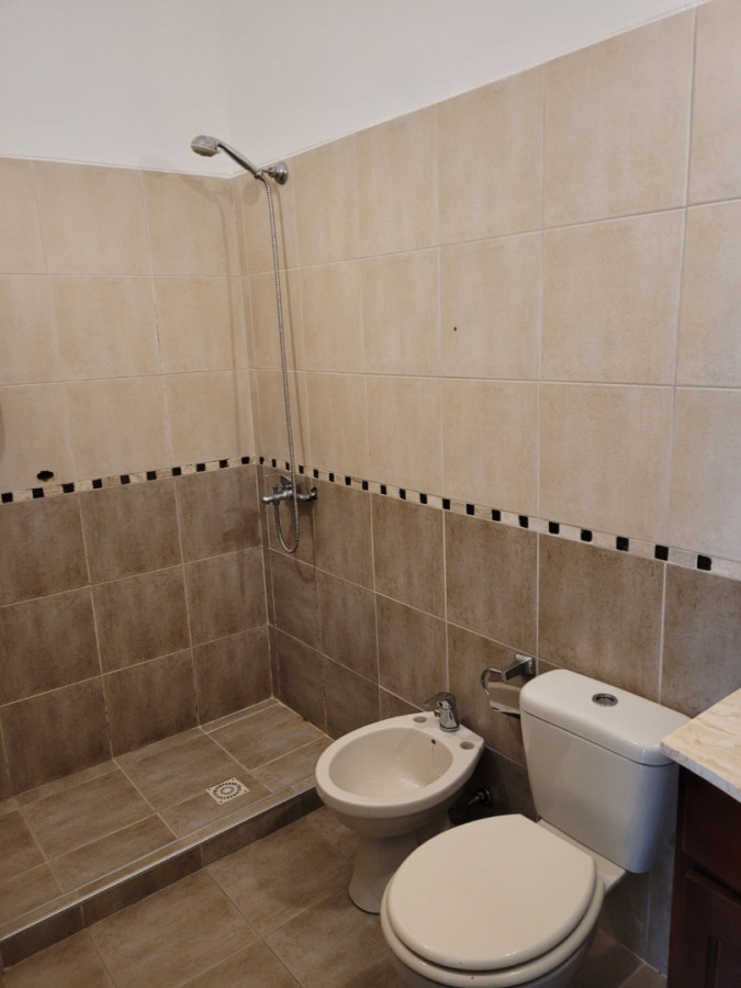 Casa ID.5461 - Alquiler Casa 3 Dormitorios Tres Cruces con azotea 