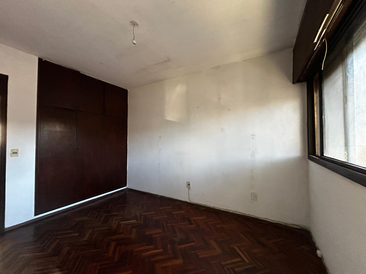 Casa ID.5254 - Venta Casa a Reciclar 3 Dormitorios Pocitos con Cochera