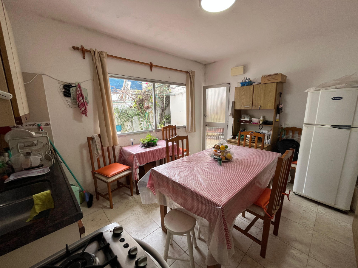 Casa ID.5318 - Venta Casa y Apartamento Buceo con Patio y Cochera Inversion