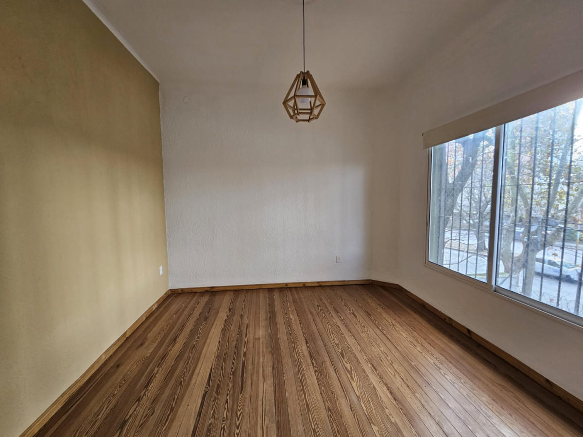 Casa ID.6540 - Venta Casa 3 o 4 Dormitorios Barbacoa y Garaje La Blanqueada
