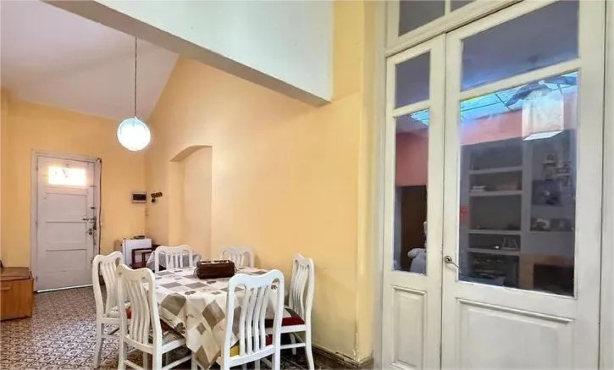 Casa ID.5891 - Venta Casa 3 Dormitorios La Blanqueada con patio y cochera 