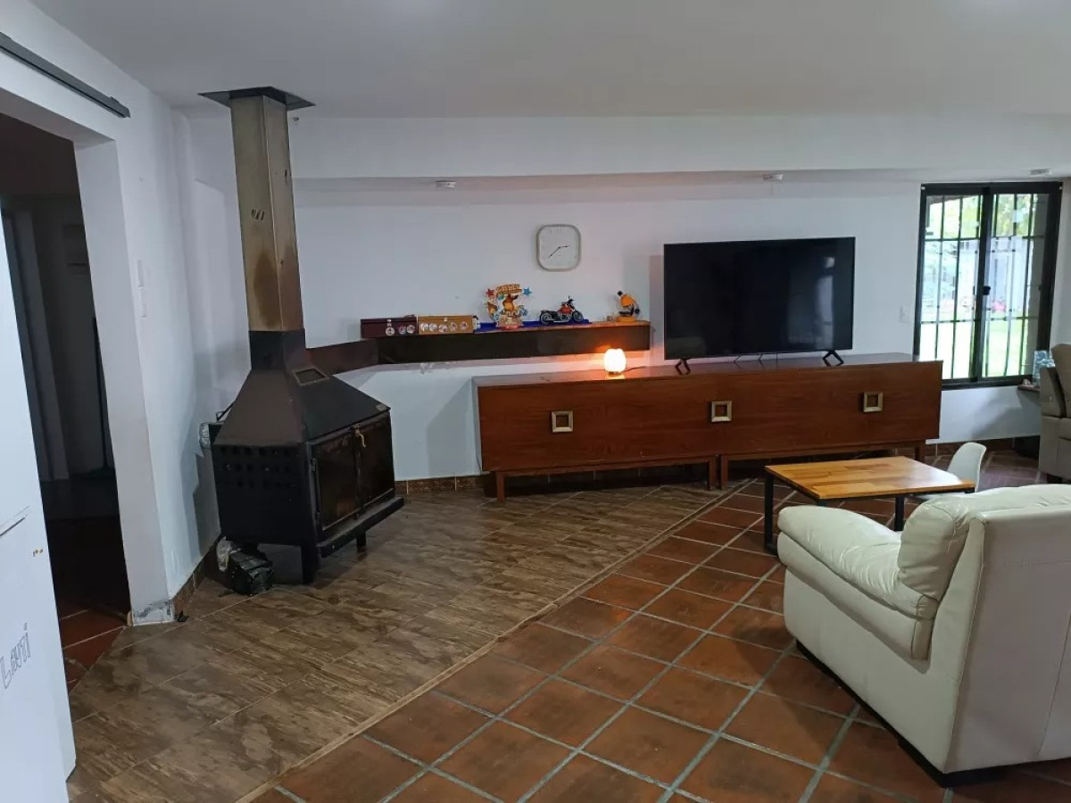 Casa ID.4470 - Venta Casa 3 Dormitorios Neptunia con Garaje y Acceso al Lago