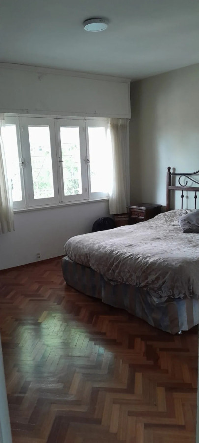 Casa ID.5639 - Venta Casa 2 Dormitorios La Comercial con terraza y garaje