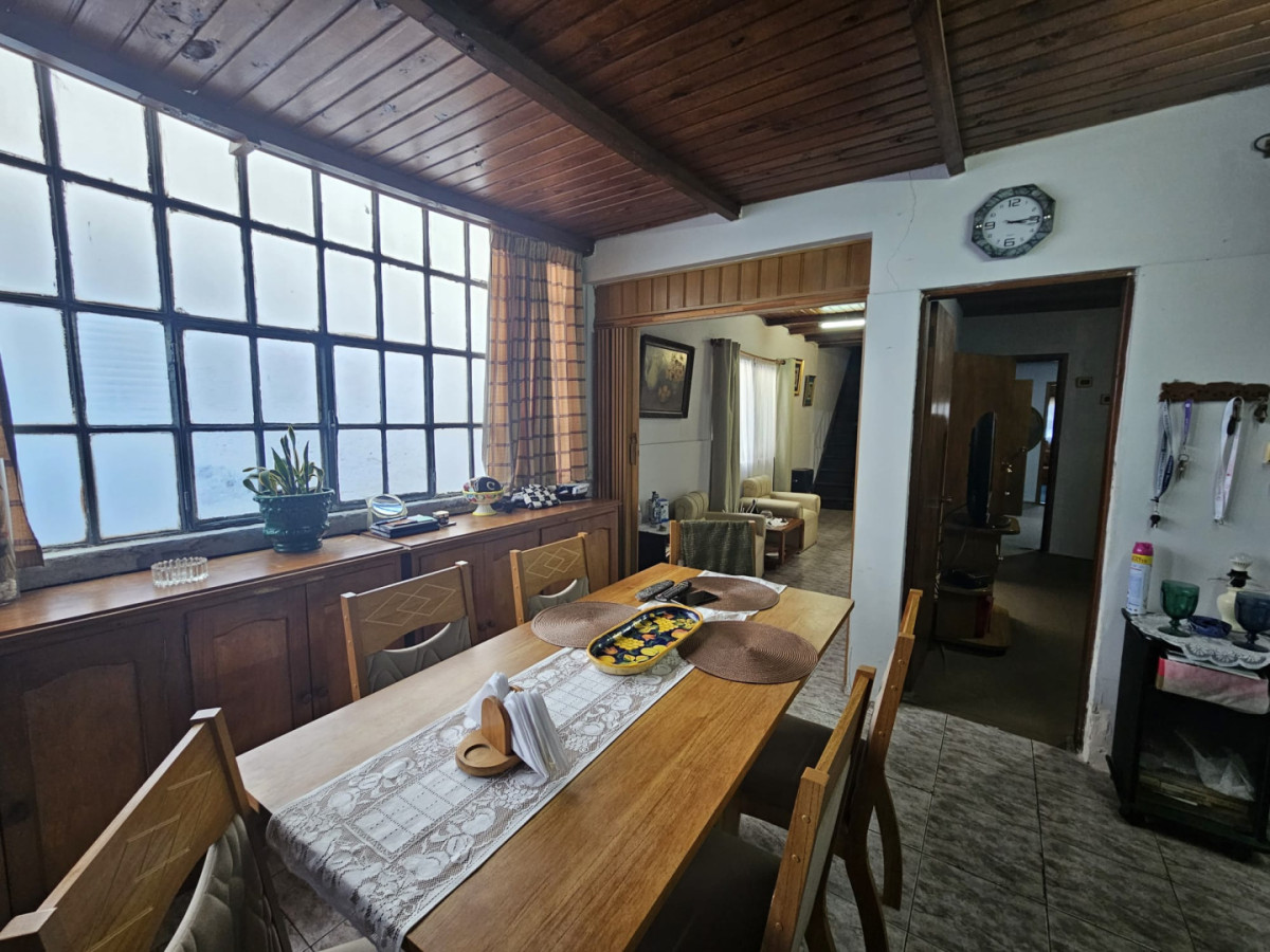 Casa ID.6268 - Venta Casa y Apartamento 4 Dormitorios Brazo Oriental Cochera
