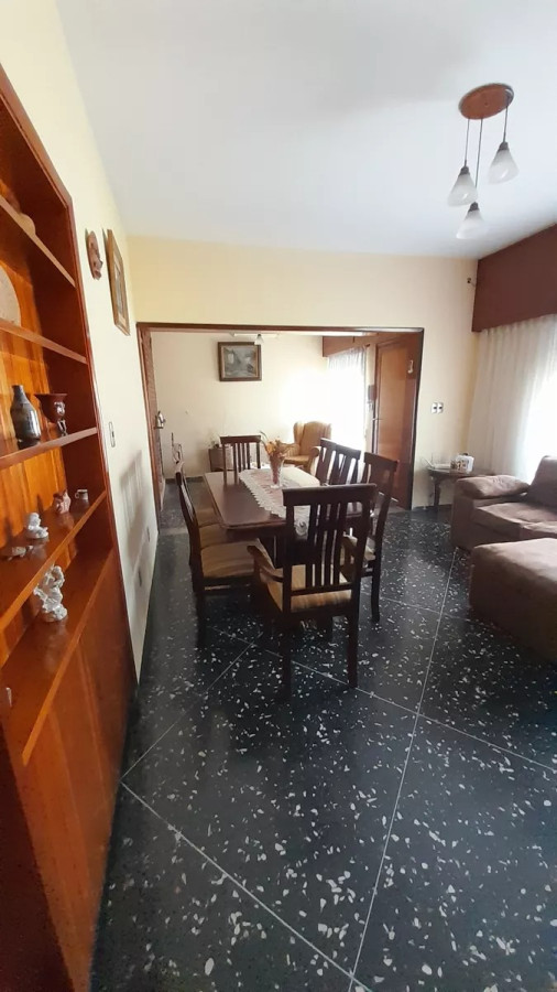 Casa ID.4484 - Venta 2 Casas en Excelente Terreno Malvin Norte Padrón Unico