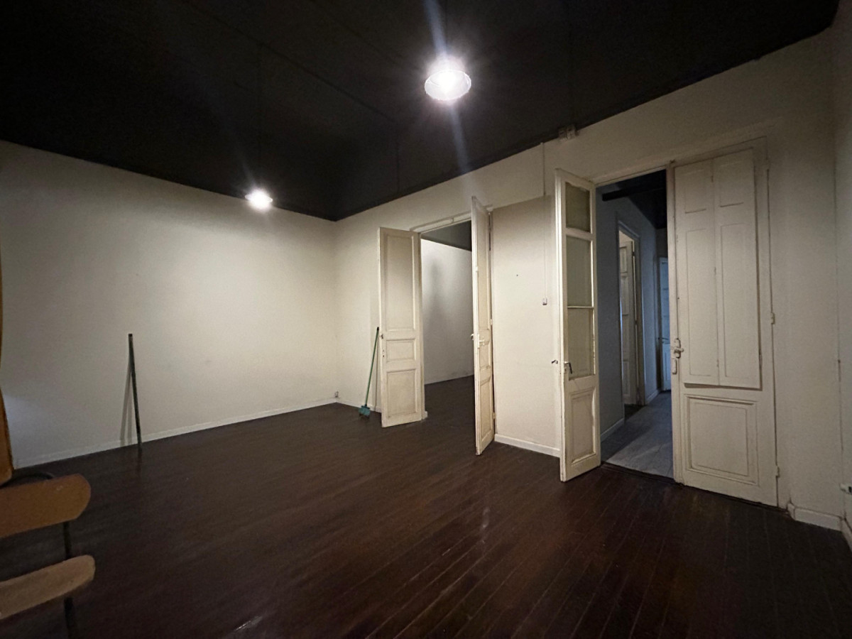 Casa ID.4235 - Venta Casa 5 Dormitorios La Comercial Inversion