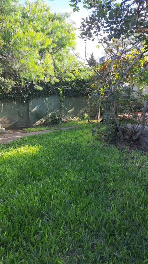Casa ID.6330 - Venta Casa Padron Unico 2 Dormitorios Sayago Patio y Garaje