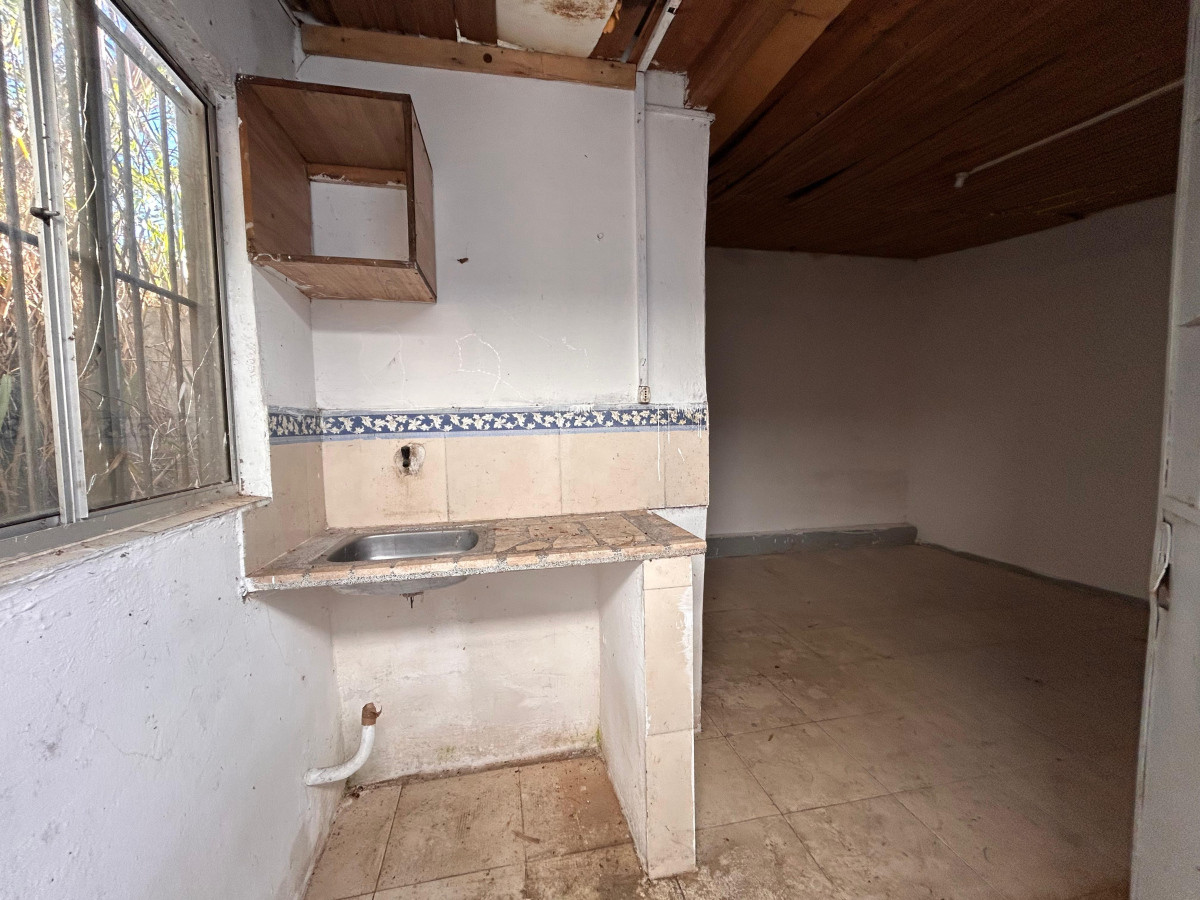 Casa ID.4849 - Venta Padron Unico con 5 Viviendas Flor de Maroñas Inversion