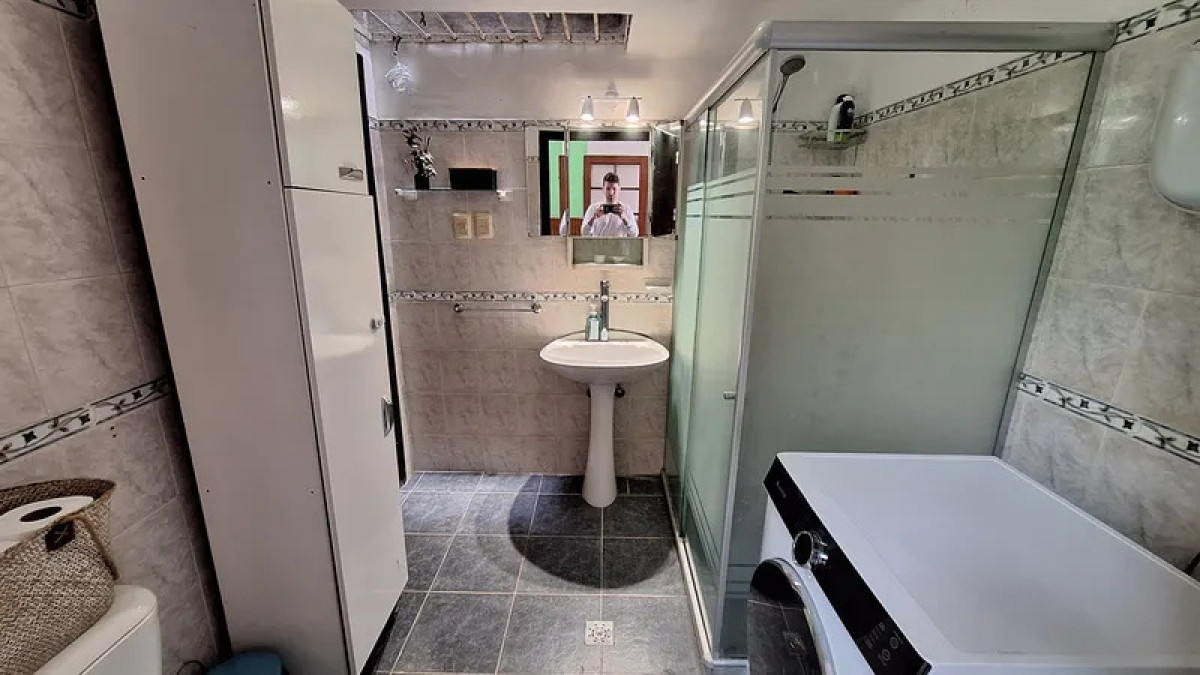 Casa ID.5676 - Venta Casa 3 Dormitorios La Comercial con patio y cochera