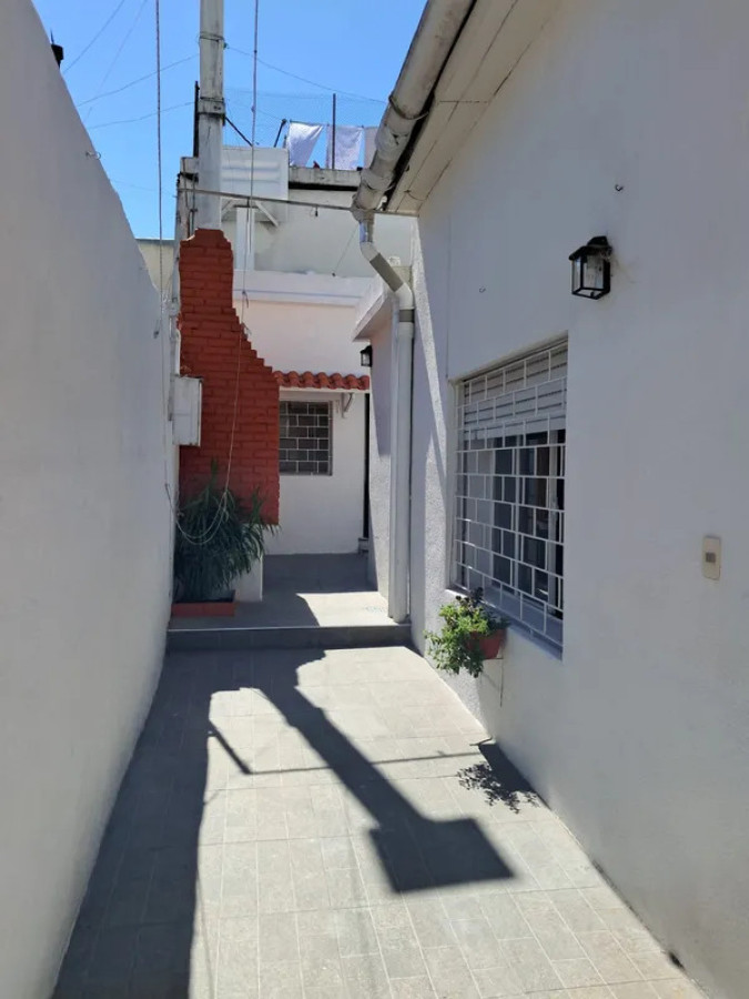 Casa ID.5857 - Alquiler Casa 2 Dormitorios Goes con patio y cochera