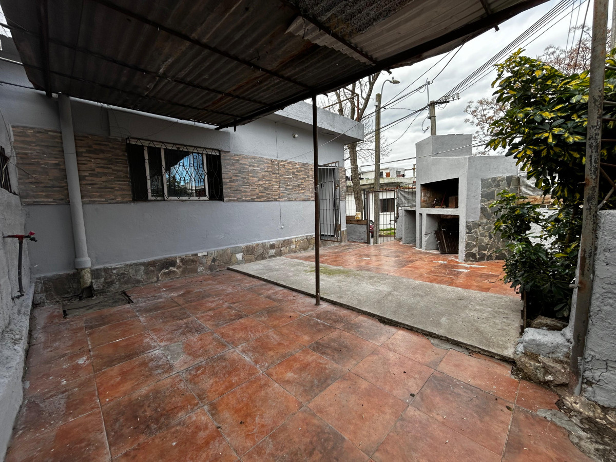 Casa ID.5065 - Alquiler Casa 1 Dormitorio Cerrito con patio y parrillero
