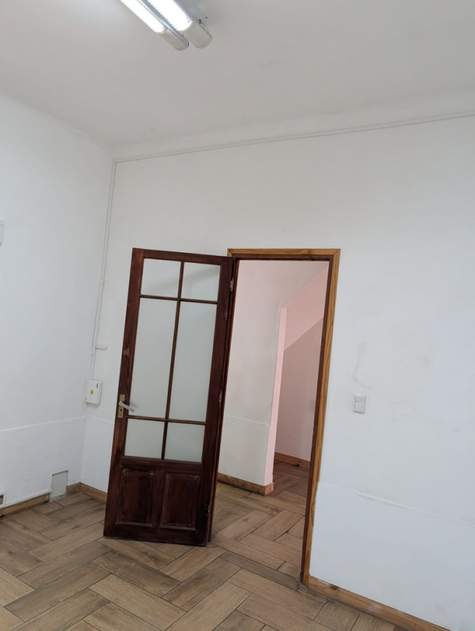 Casa ID.5946 - Alquiler o Venta Casa ideal Empresa La Blanqueada 160m2