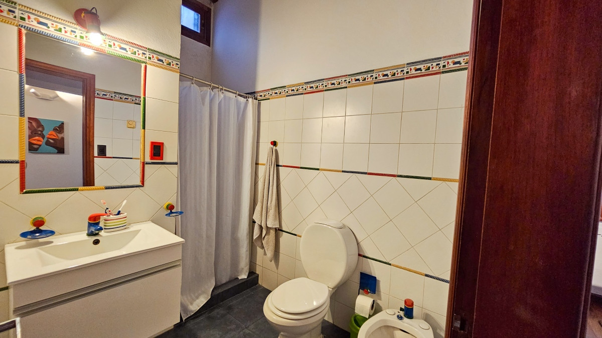 Casa ID.2599 - Venta Casa 4 Dormitorios Patio y Piscina Parque Batlle