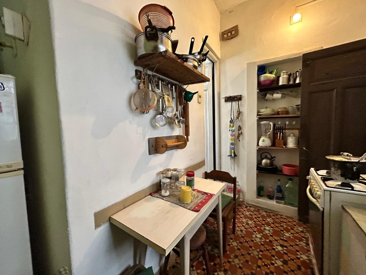 Casa ID.3381 - Venta Casa 2 Dormitorios Ciudad Vieja con Patio y Parrillero