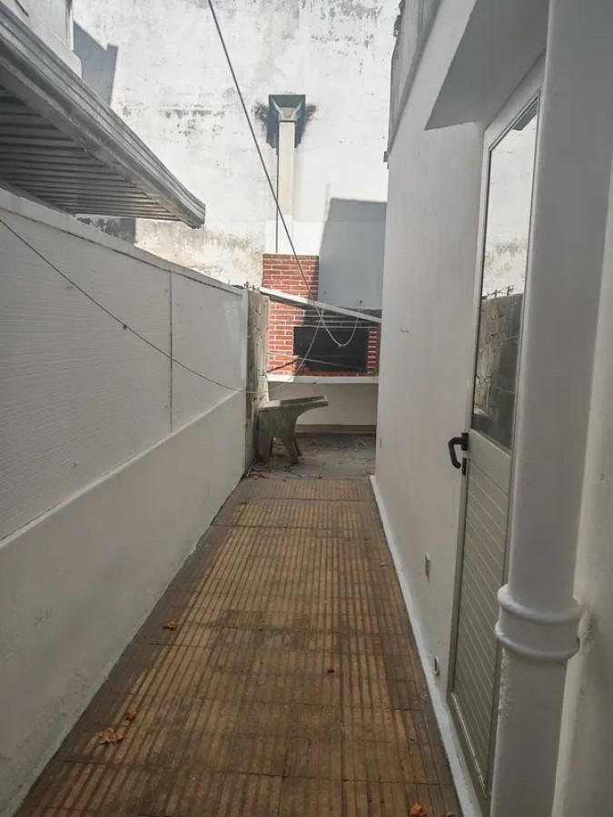 Casa ID.6202 - Venta y Alquiler Casa 2 Dormitorios Buceo con patio y cochera