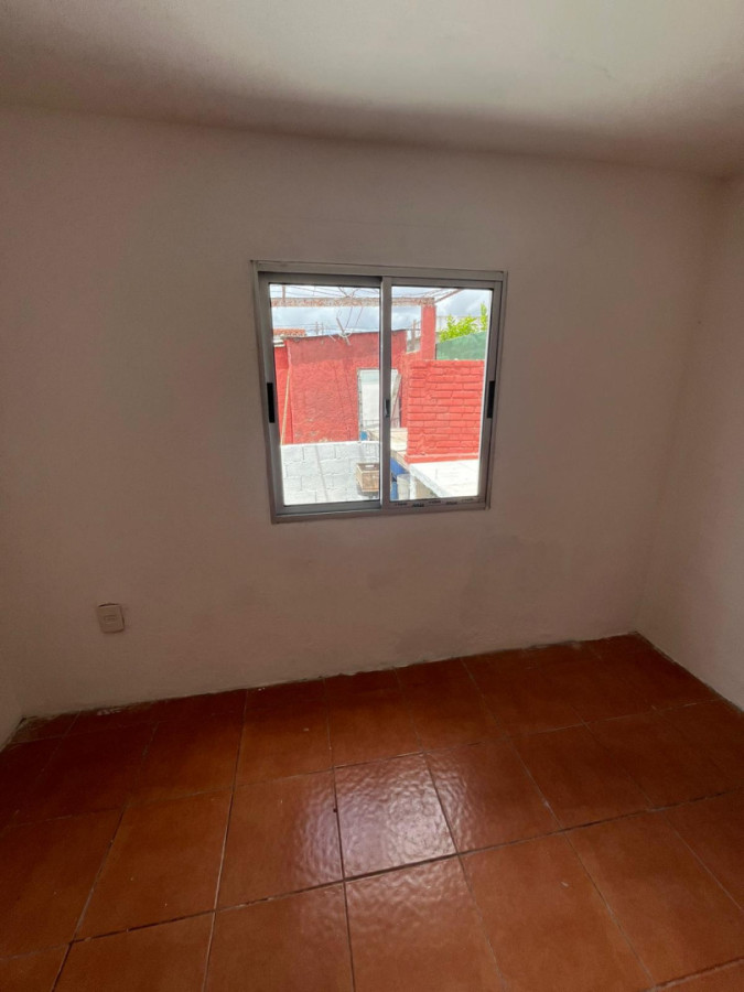 Casa ID.5172 - Alquiler o Venta Casa 1 Dormitorio Cerrito con Patio