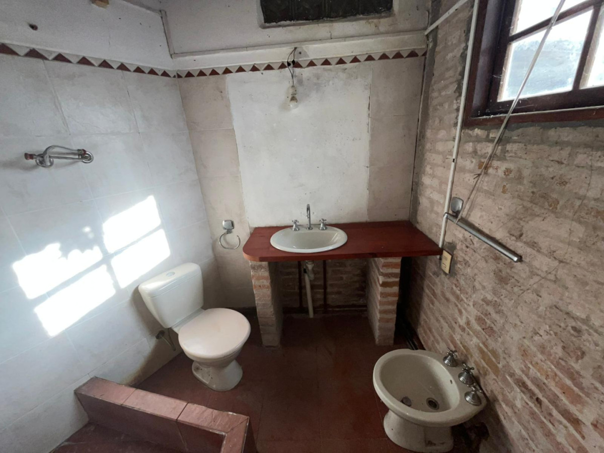 Casa ID.5668 - Venta Casa 2 Dormitorios Pocitos con patio 