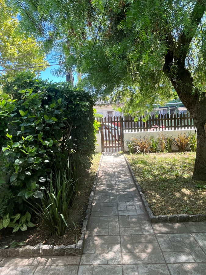 Casa ID.6096 - Alquiler Casa 2 Dormitorios Buceo con patio 