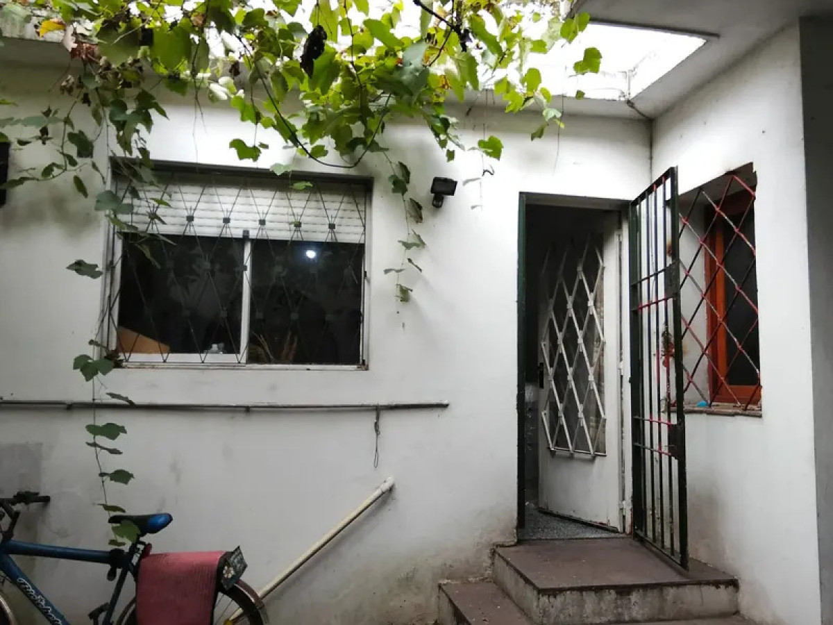 Casa ID.6402 - Venta Casa 3 Dormitorios La Coercial con patio y garaje
