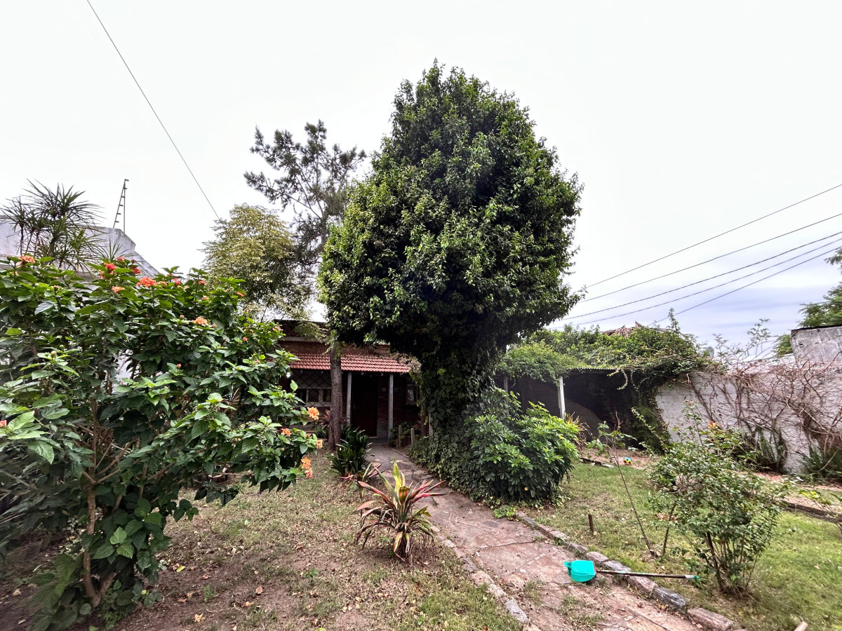 Casa ID.3703 - Inversion Venta 2 Casas Padrón Único Belvedere con Barbacoa