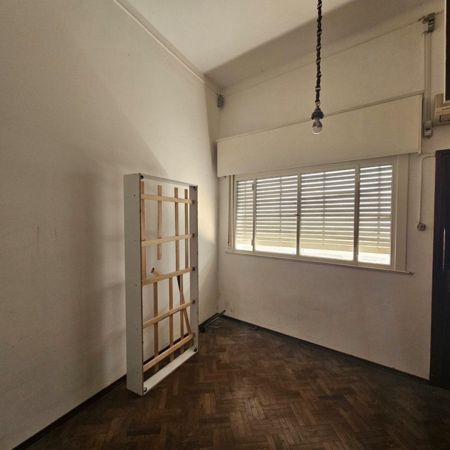 Casa ID.6139 - Venta Casa con Fabrica y Apartamento Bella Vista Inversion