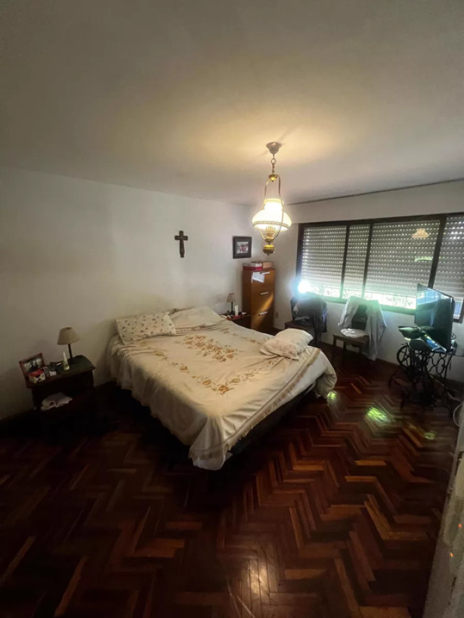 Casa ID.4328 - Venta Casa 4 Dormitorios Pocitos con Patio y Barbacoa