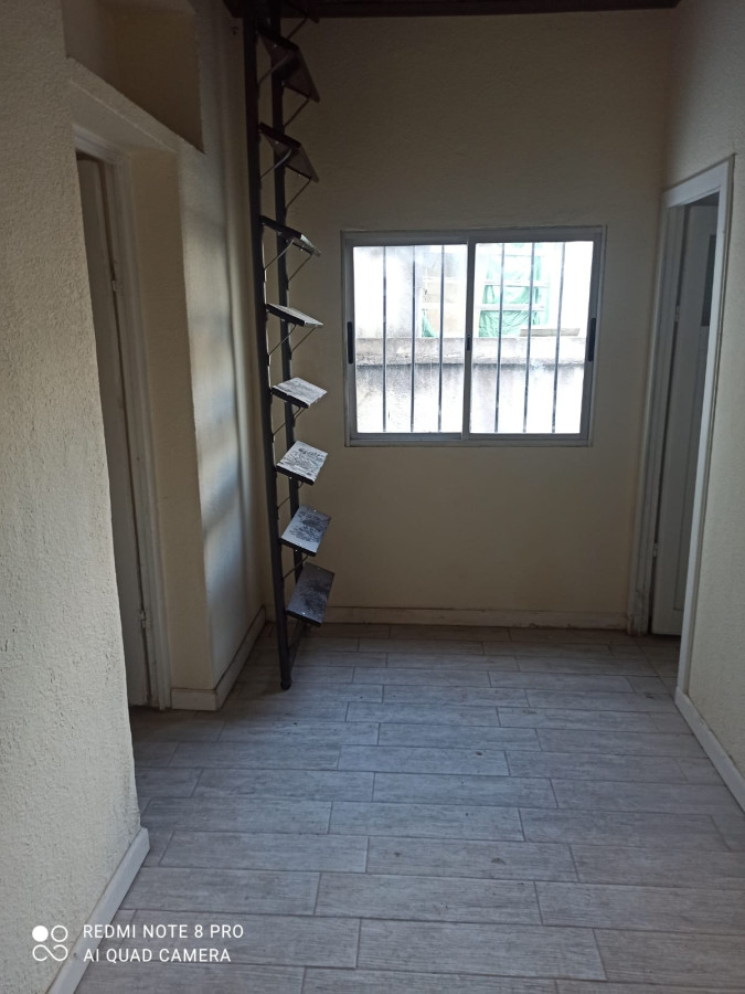 Casa ID.4235 - Venta con Renta Casa 5 Dormitorios La Comercial Inversion