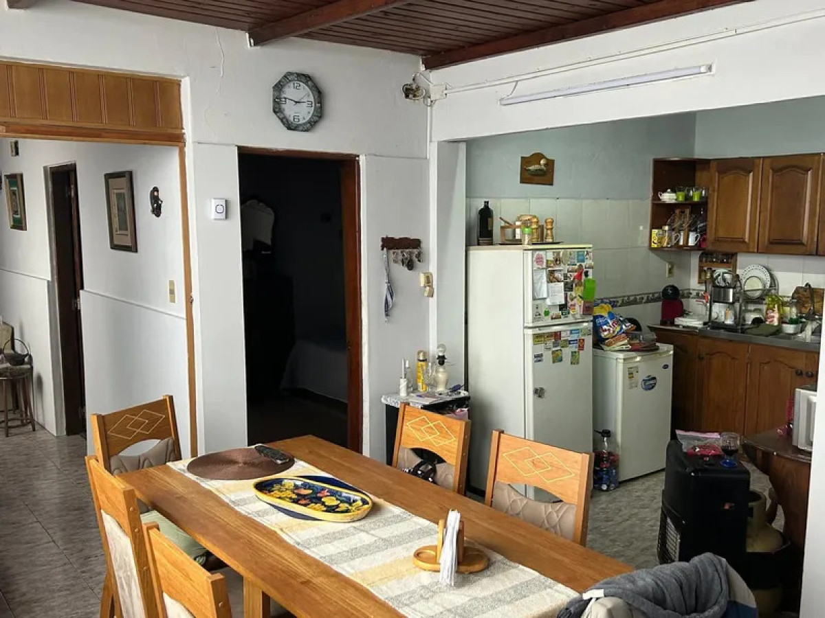 Casa ID.6268 - Venta Casa 3 Dormitorios Brazo Oriental con patio y cochera