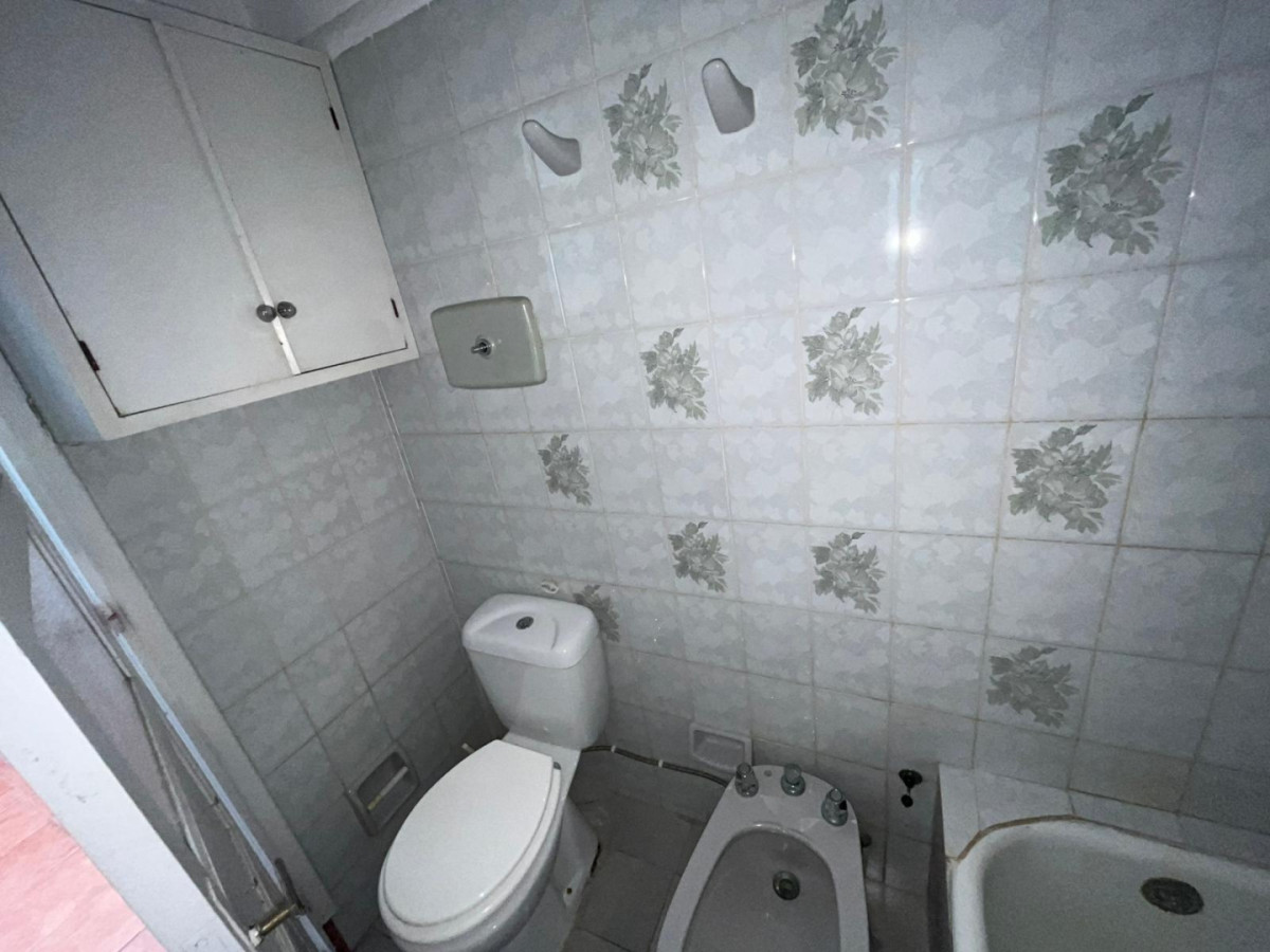 Casa ID.5668 - Venta Casa 2 Dormitorios Pocitos con patio 