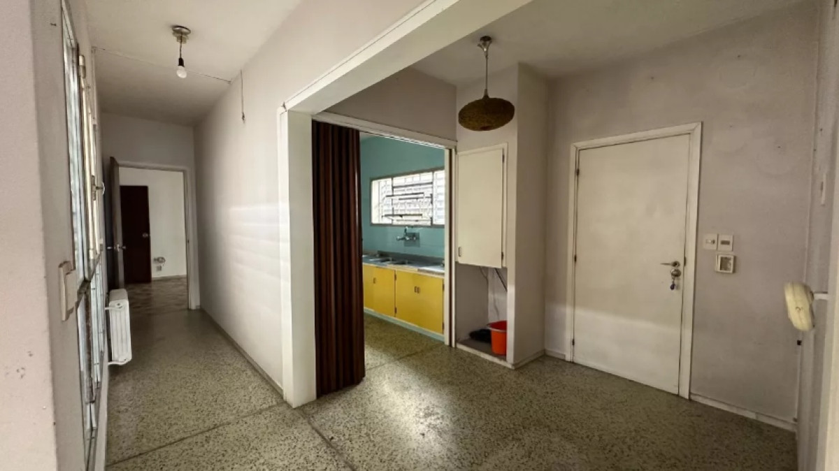 Casa ID.3577 - Venta Casa 4 Dormitorios Buceo Patio Piscina Cochera 