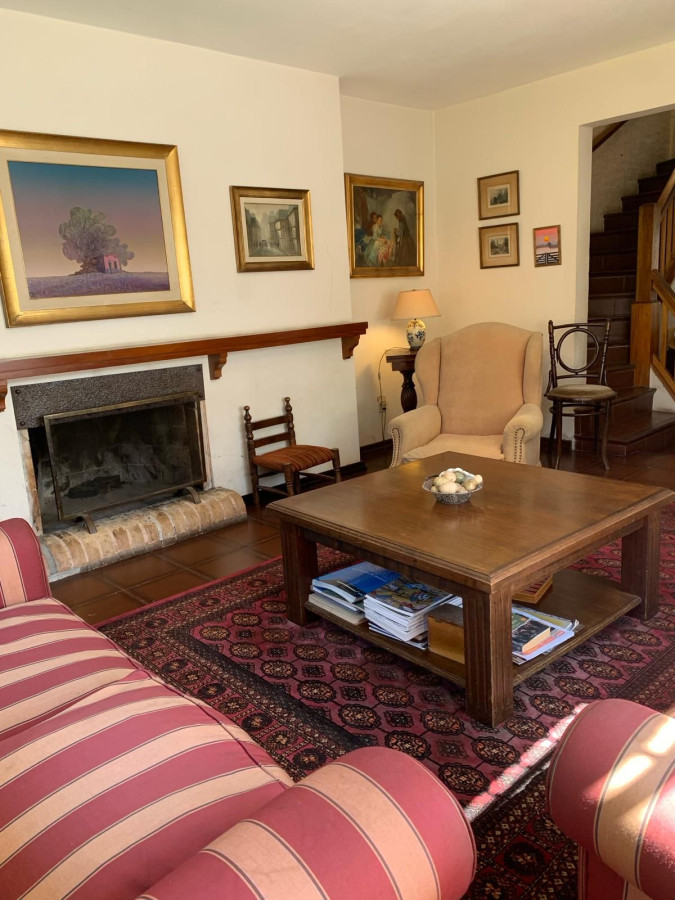 Casa ID.3180 - Venta Casa 3 Dormitorios Carrasco Norte Jardín Cochera 