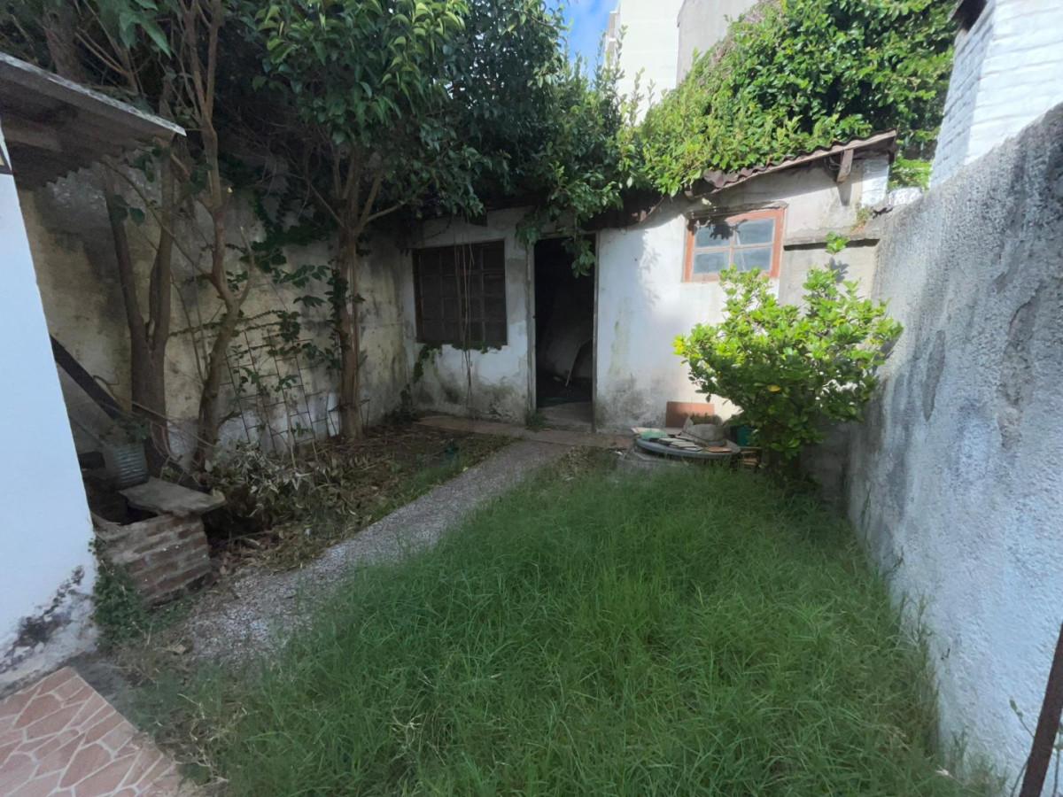 Casa ID.5668 - Venta Casa 2 Dormitorios Pocitos con patio 