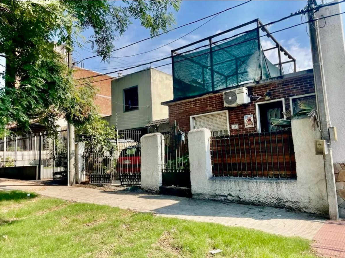 Casa ID.4563 - Venta Casa 2 Dormitorios Buceo con Cochera
