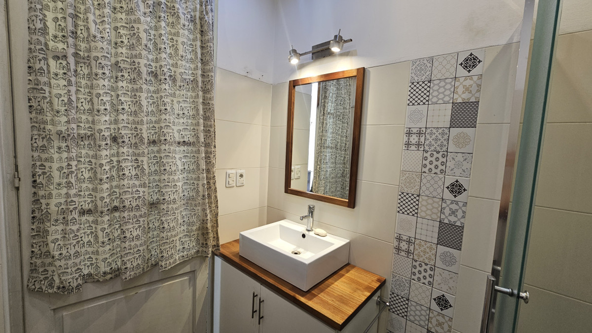 Casa ID.3323 - Venta Casa Sayago sobre Millán 2 Dormitorios Patio y Cochera 