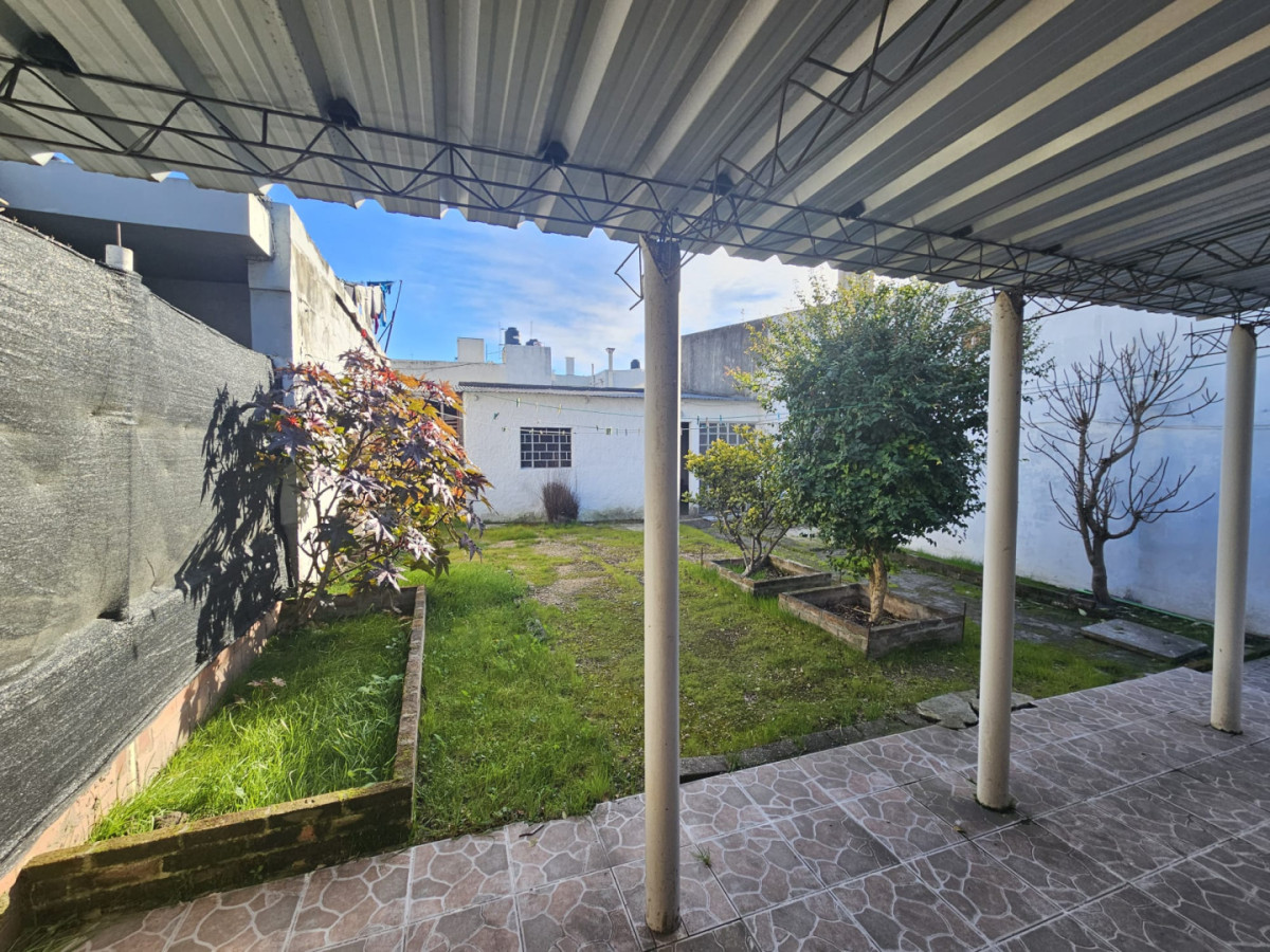 Casa ID.6268 - Venta Casa y Apartamento 4 Dormitorios Brazo Oriental Cochera
