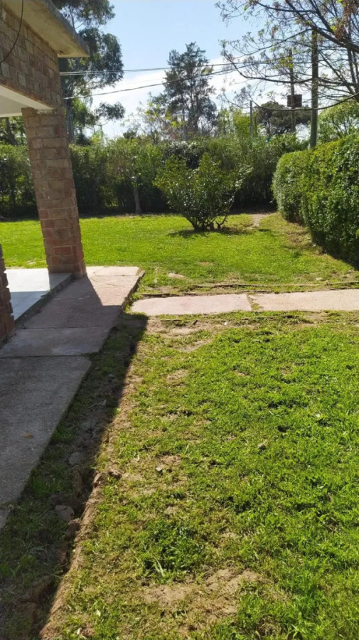 Casa ID.6883 - Alquiler Casa Lagomar 4 Dormitorios Patio Cochera y Parrillero