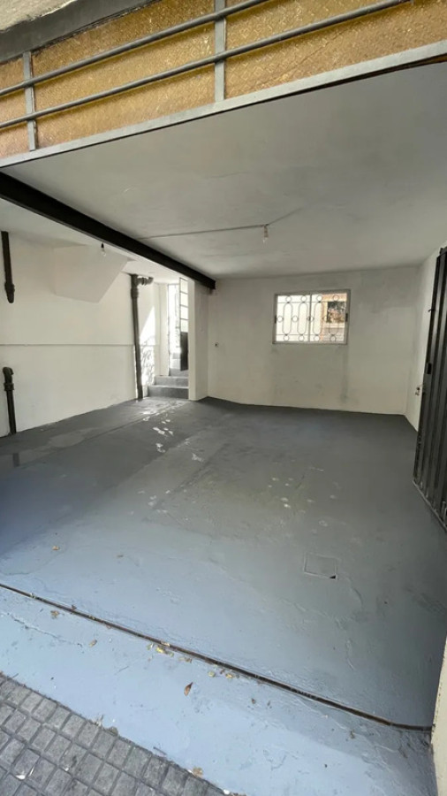 Casa ID.5545 - Venta Casa Reformada 4 Dormitorios Pocitos con Patio y Garaje